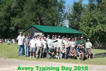 The 2010 Avery Training Day was a big hit. The weather was perfect, the food was delicious and we got some great training in. We hope to make this an annual event at the Diamond E Farm. Keep checking our "Events" page for future dates.
