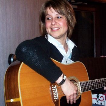 Laurie - Singer, Songwriter
