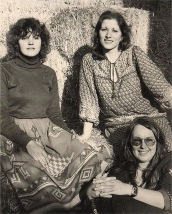 Skarlett 1979, Cate McCarthy, Clelia, Jacqui Glynn
