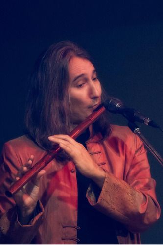 Playing the Irish Flute at Acoustic Harvest, Toronto (photo by Linda Marie Stella)
