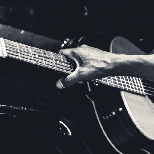 Trinh Youngman - Guitar, Ukulele, Piano, Banjo, Upright & Electric Bass