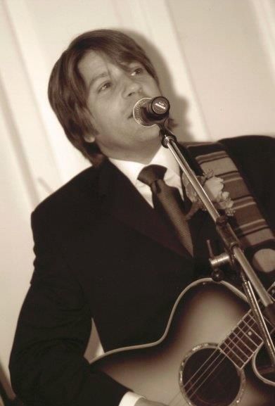 Quality Live Music for Weddings, Private Parties, Corporate Events, Nightclubs. Packages available from One-Man Solo up to a 10 piece Band with DJ.