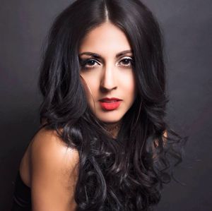 SIRENA LEYENDA lead vocalist