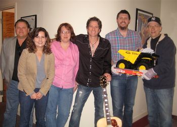 Greg stops by MUSIC ROW MAGAZINE in Nashville to perform a few songs from his debut CD, and brought with him an "It's A Man's Job" Dump Truck full of HANNA work gloves, CD's and Chocolate