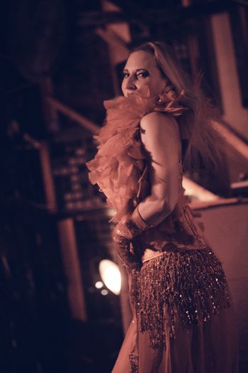@RasaVitalia, Dance Artist, performs at @ApothecaryRaree Show at @BarFluxus, Sunday, August 4, 2019. Photo by Michael Darius. - Performer: http://www.RasaVitalia.com Show: http://www.apothecary-sf.com Venue: http://www.barfluxus.com - Shows every Sunday, 4-7pm, Aug-Oct 2019. See Rasa Aug 4, 11, 18, 25, Sept 22, Oct 6, 20.
