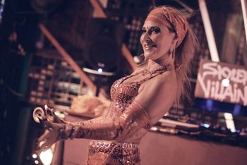 @RasaVitalia, Dance Artist, performs at @ApothecaryRaree Show at @BarFluxus, Sunday, August 4, 2019. Photo by Michael Darius. - Performer: http://www.RasaVitalia.com Show: http://www.apothecary-sf.com Venue: http://www.barfluxus.com - Shows every Sunday, 4-7pm, Aug-Oct 2019. See Rasa Aug 4, 11, 18, 25, Sept 22, Oct 6, 20.