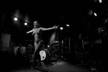 A proper farewell to the Elbo Room, San Francisco, with the perfect blend of mambo, salsa, samba, and burlesque with the energia of the sensual #rumbera: all unique music and dance styles performed on this very stage in the years past. Presented on Sunday, November 18, 2018 by San Francisco's legendary dance and music entertainer, Rasa Vitalia, RasaVitalia.com. <3 Other artists in the line up that evening: Benjamin White, Afrofunk Experience & La Gente SF @ the event: La GENTE SF & The Afrofunk Experience's Farewell to Elbo Room <3 Photos by the talented Philip Pavliger <3 Good bye and thank you Elbo Room, your sanctuary of music is legendary and you will always be loved. Elbo.com