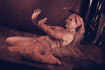 @RasaVitalia, Dance Artist, performs at @ApothecaryRaree Show at @BarFluxus, Sunday, August 4, 2019. Photo by Michael Darius. - Performer: http://www.RasaVitalia.com Show: http://www.apothecary-sf.com Venue: http://www.barfluxus.com - Shows every Sunday, 4-7pm, Aug-Oct 2019. See Rasa Aug 4, 11, 18, 25, Sept 22, Oct 6, 20.