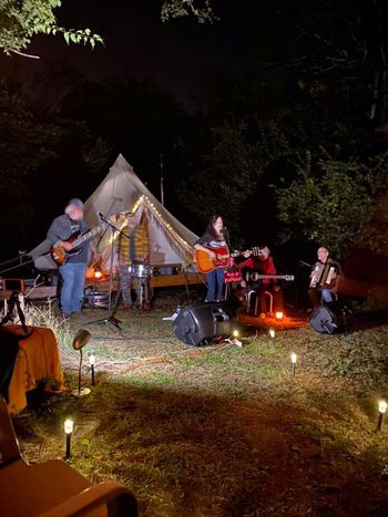 Photo by David E. Stewart. The Nashville PieHoles play their first concert ever at Pearls 'n Spurs Forest Glamping Concert Series!
