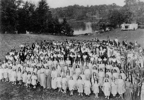 The cast from the "Pageant of Darien" (1913)