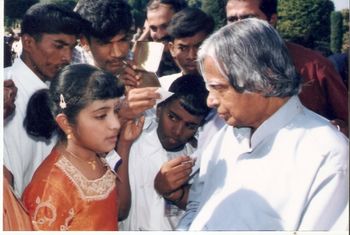 Sung Endaro Mahaanubhavulu -with the former President Shri Abdul Kalam @Rashtrapathi Bhavan-year 2002