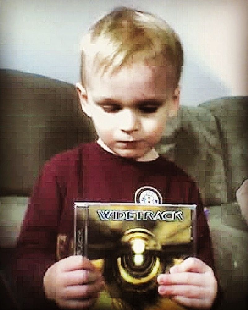 Zach Tippin holding the first unboxed Widetrack CD in 2007