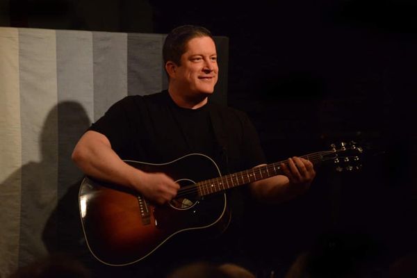 Live performance featuring at the Victoria Folk Music Society in Victoria, BC Canada.
