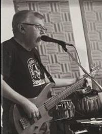 Dan Rowley - Bass & Vocals