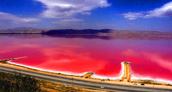 دریاچه مهارلو، عجیب ترین جاذبه استان فارس-Maharloo Lake-One of the world's strangest lake attraction of the Fars province