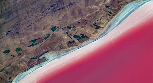 ویدئو جدید شکیلا عجیب ترین جاذبه استان فارس  دریاچه مهارلو