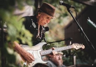 Tim Hager, Guitars / Vocals
Photo Credit: Brent DeShazer