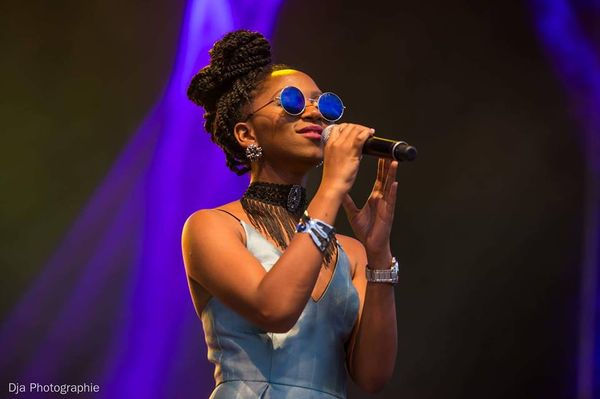 CHELSEA STEWART ONSTAGE MONTREAL INTERNATIONAL REGGAE FESTIVAL