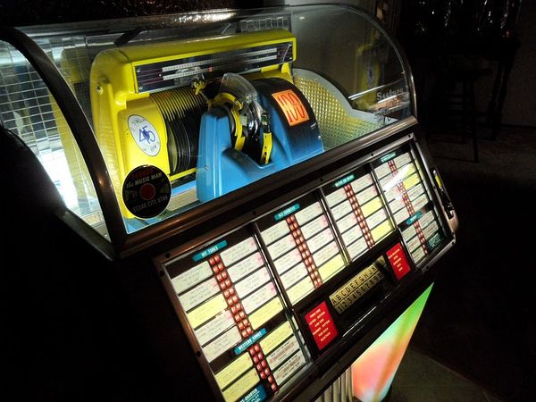 Juke Box Hits by the Jantelles