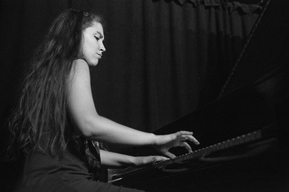FirmRootsDuo, FirmRoots, ChrisWhite, LaraDriscoll, jazzpianoduo, pianoduo, maplewoodphotography, jazzpiano, albumrelease, debutalbum, piano, duo, husbandwife, trees, nature, female, standards