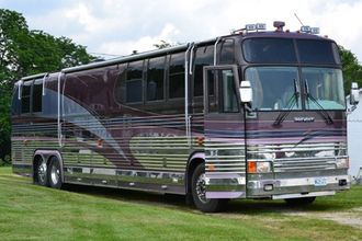 Lindley Creek is a full-time touring band from Missouri that travels across the U.S. and Canada.