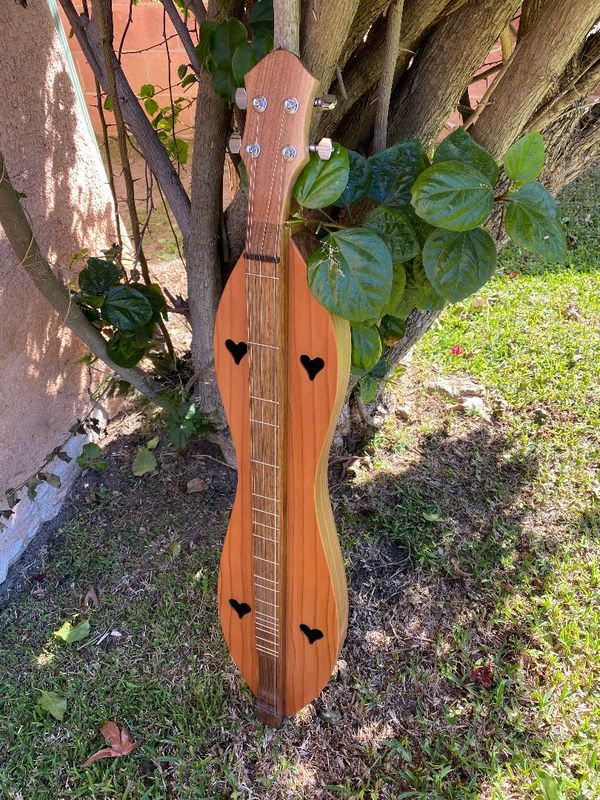 WALNUT/REDWOOD/26" FRETSCALE