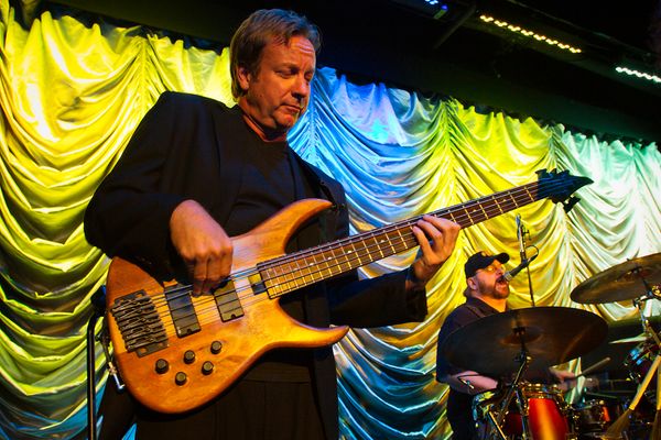 Buzzcatz bass player Louie Vigilante has been working with Ricky and Randy since 1993 except for a hiatus he took to tour the world with The Backstreet Boys, back in their heyday of the late 90's through 2002. You can also catch Louie a couple of nights a week in the house band at the Catch A Rising Star nightclub in Universal's City Walk; and he records with many different acts around FL. Transplanted to FL in 1980 from Rahway, NJ, he is a die hard NY Giants, Yankees, and Knicks fan. Louie puts da FUN in FUNK, and he's bad to the bone on the bass!