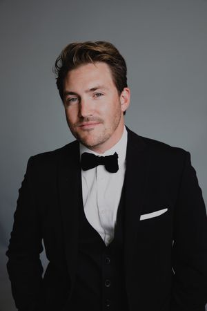 LANDON BEARD
Originally from San Diego, CA, Landon began his performing career as a soloist for a Kodak commercial when he was just three years old. He has since earned a Bachelor of Fine Arts Degree in musical theater from Cal State University, Fullerton. He was in the hit New York production of Altar Boyz and spent more than 10 years on the road singing with various artists on 5 different continents. He's shared stages with Josh Groban, Eric Benet, Roger Daltrey, The Beach Boys, Frank Sinatra Jr, Frankie Valli and more. His voice can be heard around the country, advertising for such companies as Toyota, NBC, Warner Bros, Pepsi and Disney. Landon has performed with Frankie Valli and the Four Seasons since 2003.