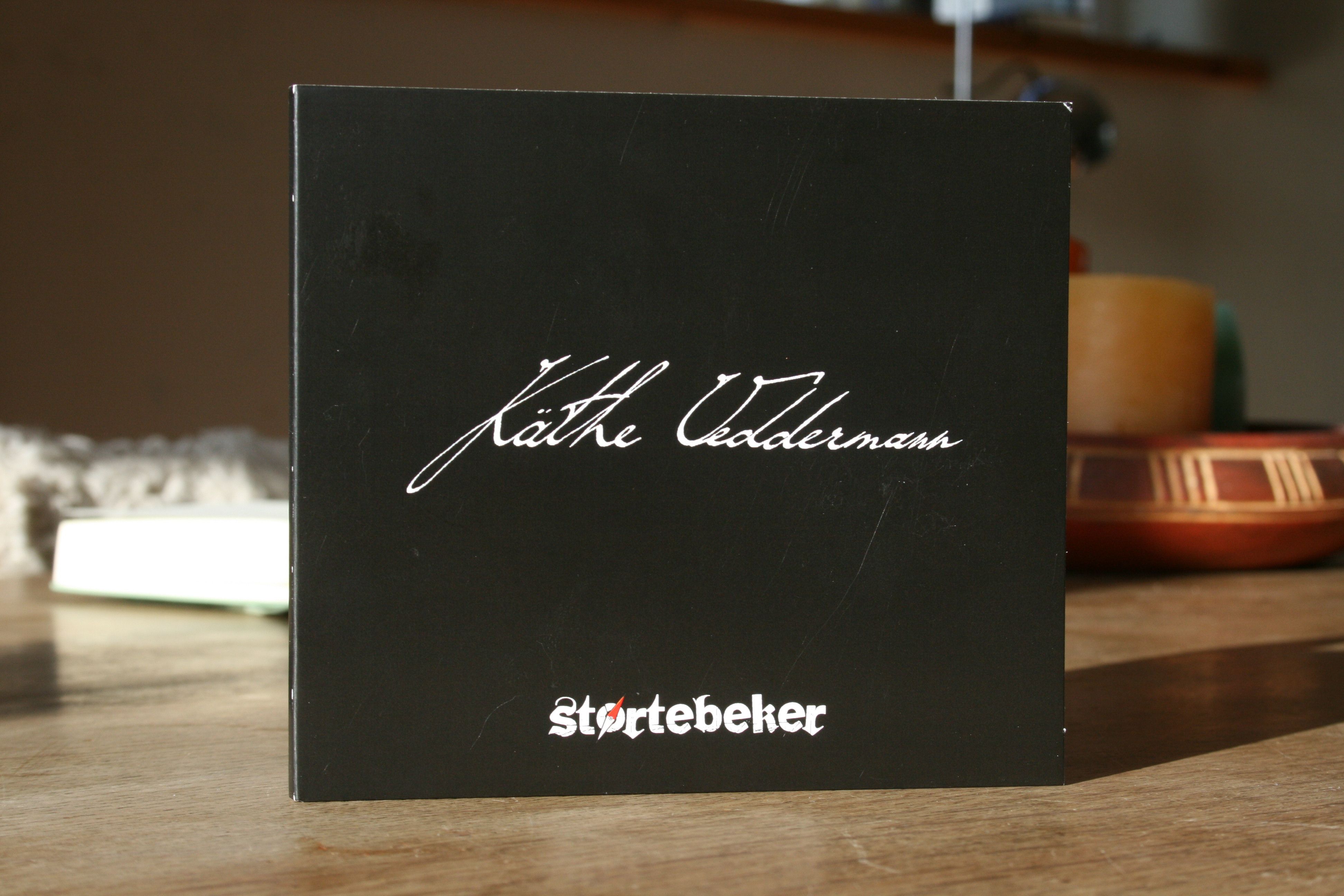 Bestellt entweder über unsere Mailadresse ( stoertebekerband@gmail.com; Betreff: "GIB MIR KÄTHE" ) direkt bei uns, oder kommt uns auf unseren Konzerten besuchen.