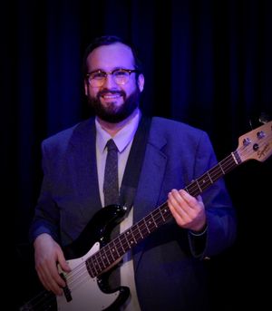 The Four Freshmen proudly introduce its newest member. Singing the top (lead) part and playing bass is the extremely talented Ryan Howe. Learn more about Ryan in his bio page. Welcome, Ryan!
