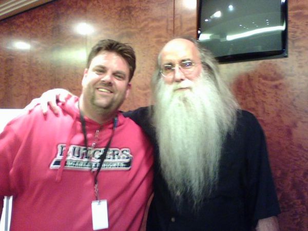 Hangin' out with Bass superstar Leland Sklar at BassPlayer Live 2009 in NYC