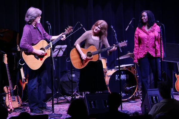 At the Freight & Salvage, with Tom Manche and Renee Hayes.
© 2018 Irene Young Photography