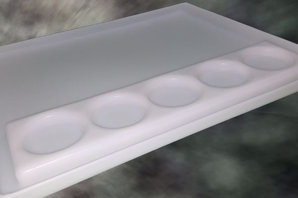 ROUND COMPARTMENT TRAYS AVAILABLE IN MULTIPLE COLORS