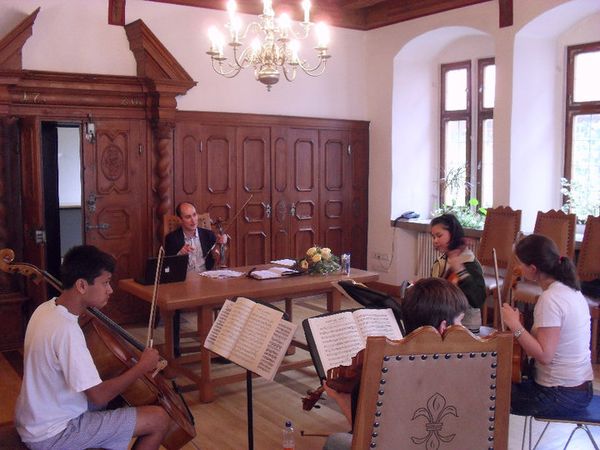 coaching a String Quartett at the International InterHarmony Music Festival in Sulzbach-Rosenberg, Germany 2010.
