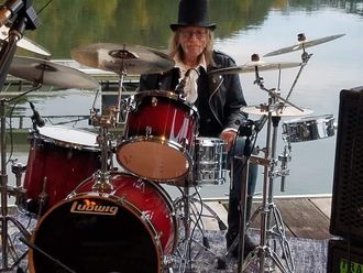 Drummer Bud