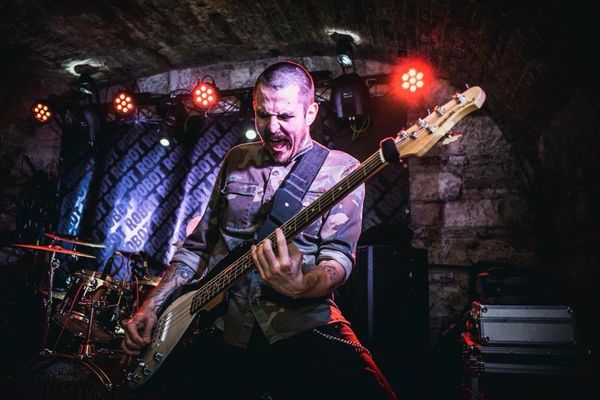 Gabi Domján - bass