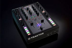 Traktor Z2 Mixer with Traktor Scratch Pro