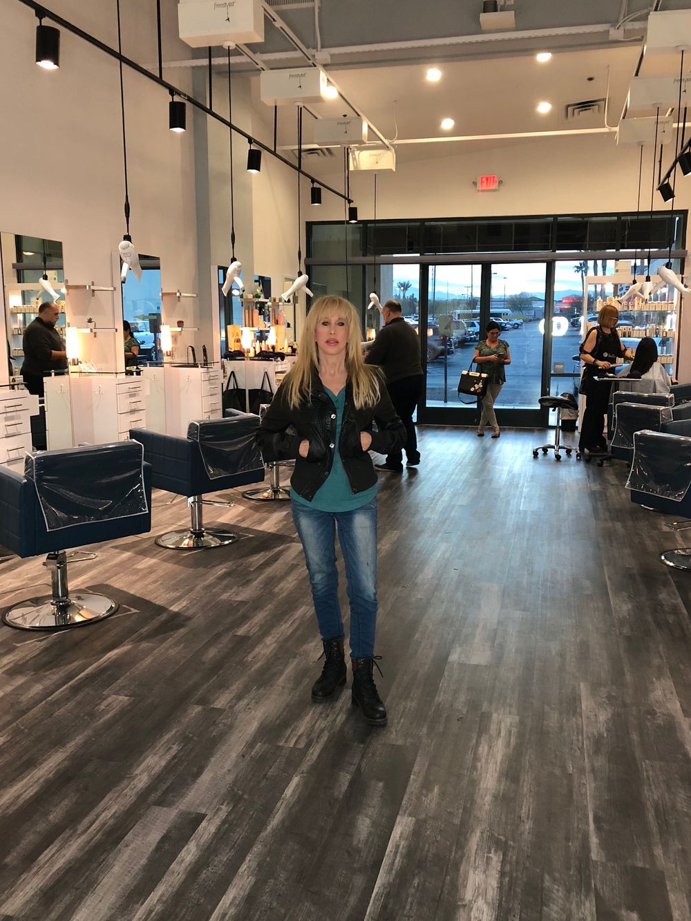 At KHRÖME HAIR SALON. A new year 1/6/18, a new hairdo, a NEW ATTITUDE!