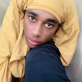 Davonte' - ....As I got done washing my hair, why not take some pictures while I wait for it to dry?.... 😁 🤷♂️ 🕺 📸