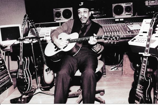 John Primer in the recording studio.
Photo by Steve Wolff, 1999