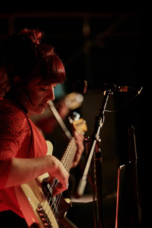 Johanna Eicker, Bass