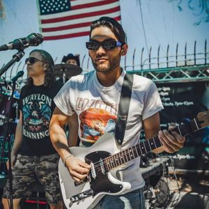 SHANE TRAVIS - LEAD GUITAR