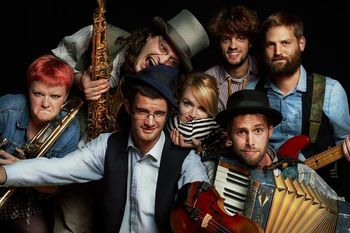 The Discount Orchestra: www.thediscountorchestra.com