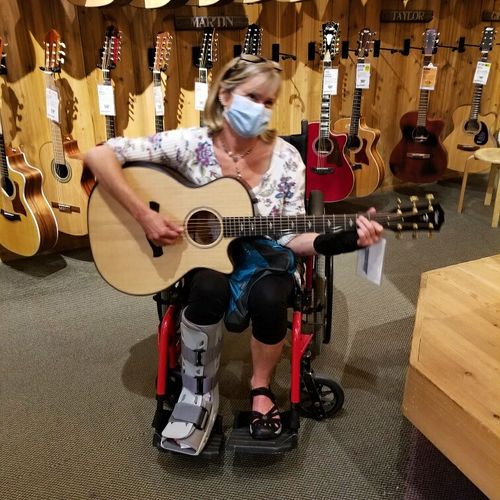 New guitar . . . love at first sight!