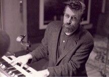 PAUL AT THE HAMMOND ORGAN. HIS RECORD "ALONE WITH THE BLUES" ON ELECTRO-FI HAS PAUL PLAYING A MELODICA THROUGH A LESLIE SPEAKER SOUNDING LIKE AN ORGAN.