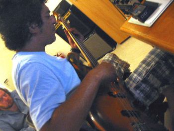 Bassist Arthur Maia @ Fernanda Froes-Pruett’s recording sessions at Estudio Cayres - São Paulo, SP, Brazil - Copyright © 2018 Double Feather Productions. All rights reserved.
