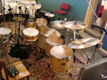 Drummer Gustavo Filipovich’s setup @ Fernanda Froes-Pruett’s recording sessions at Estudio Cayres - São Paulo, SP, Brazil - Copyright © 2018 Double Feather Productions. All rights reserved.
