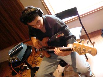 Bassist Thiago Espírito Santo - Fernanda Froes-Pruett’s recording sessions at NaCena Studios in Sao Paulo, SP, Brazil.