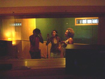 Fernanda Froes-Pruett’s recording sessions at Estudio Cayres - São Paulo, SP, Brazil - Copyright © 2018 Double Feather Productions. All rights reserved.