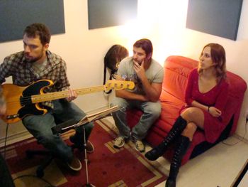 Bassist Dudinha Lima @ Fernanda Froes-Pruett’s recording sessions at Estudio Cayres - São Paulo, SP, Brazil - Copyright © 2018 Double Feather Productions. All rights reserved.